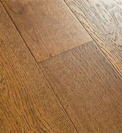 臥室鋪設(shè)哪種木地板更美觀實用？